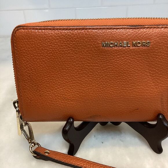 Michael Kors Jet Set Full Zip Continental Pebbled Leather Wristlet Wallet - Picture 2 of 13